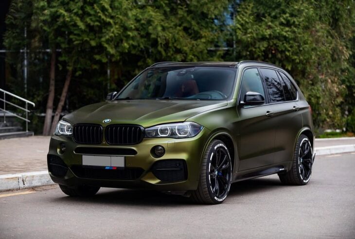 Оклеивание пленкой цветом от Avery Dennison - Satin Metallic Hope Green для BMW X5 F15