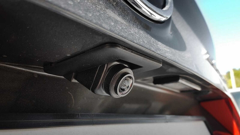 встановлення камери заднього виду в авто