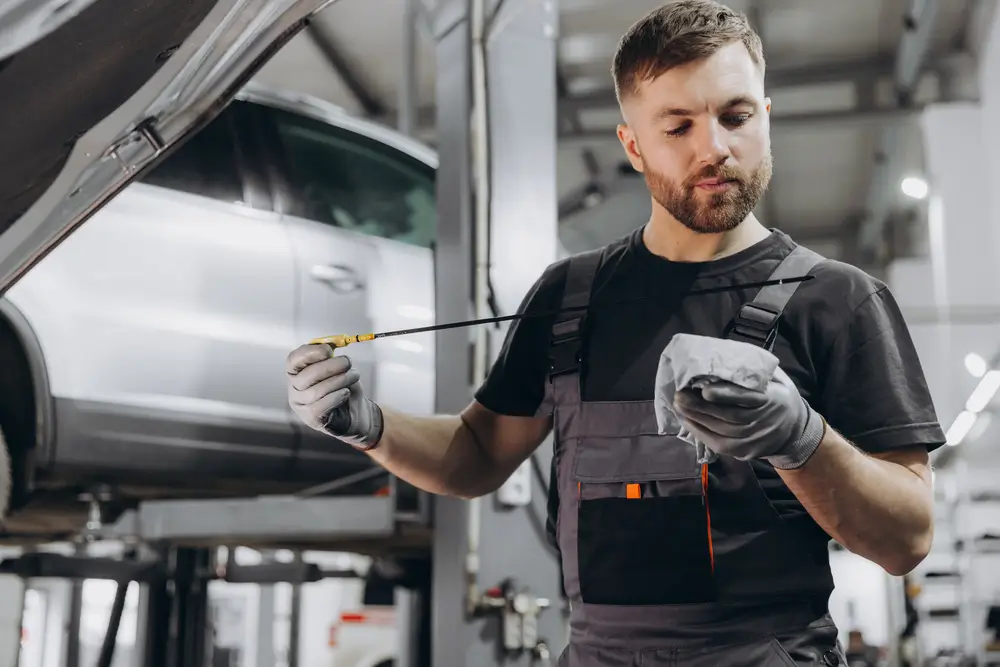 Перевірка рівня масла