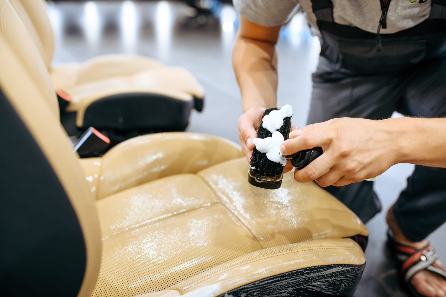 уход за кожей авто