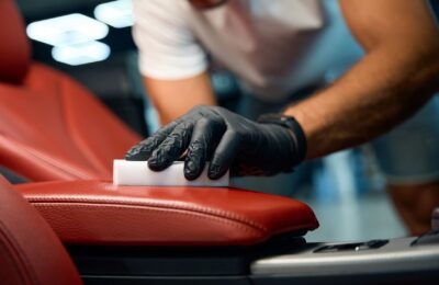 Уход за кожей авто: как сохранить салон в идеальном состоянии